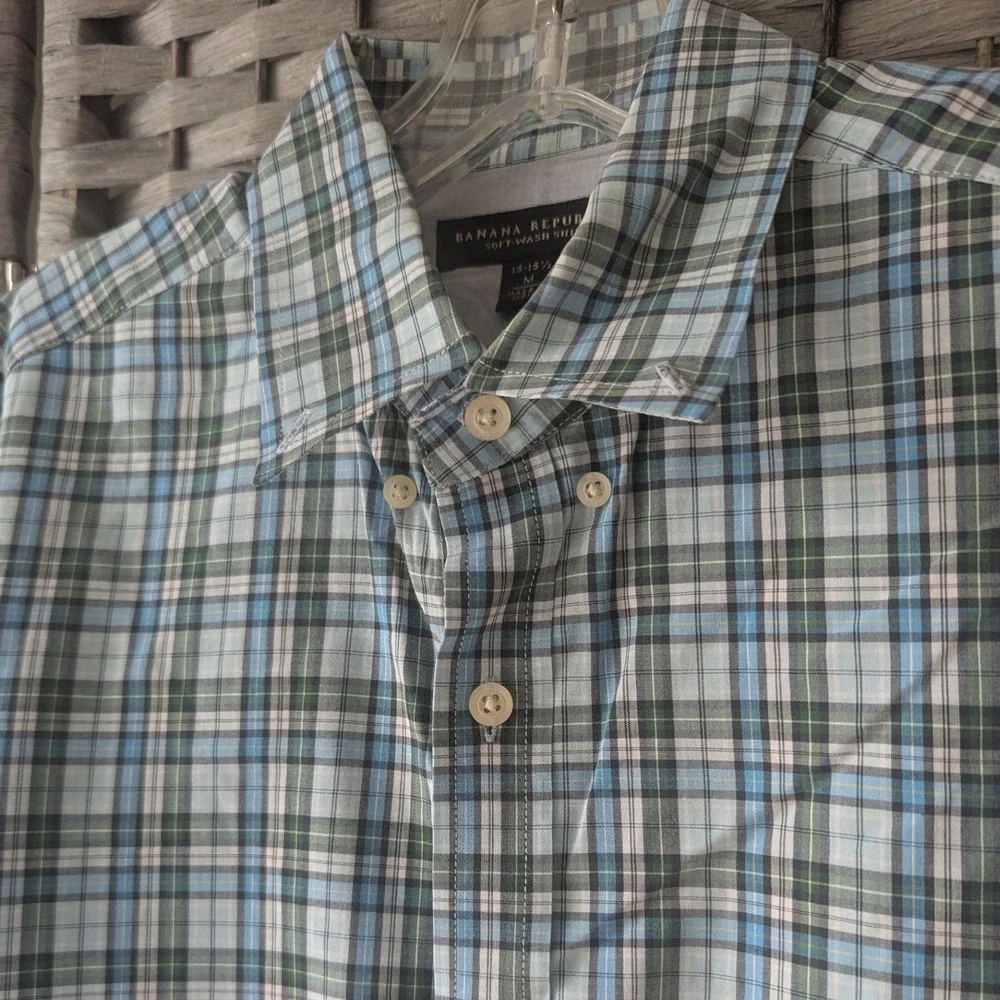 Banana Republic Button Down Shirt Blue Green Plaid Soft-Wash Med Contrast Cuff